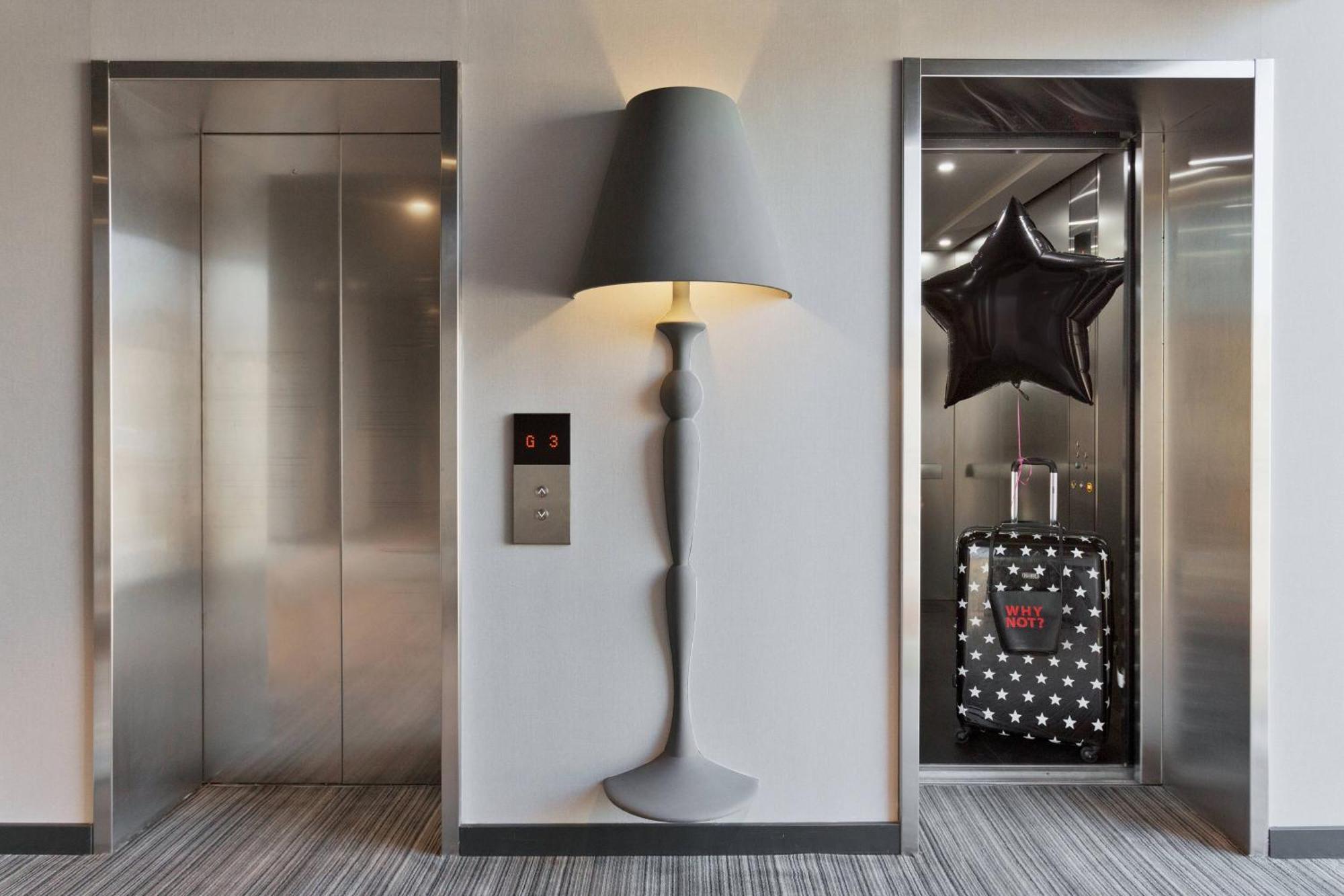 Hotel Moxy Tiflis Exterior foto