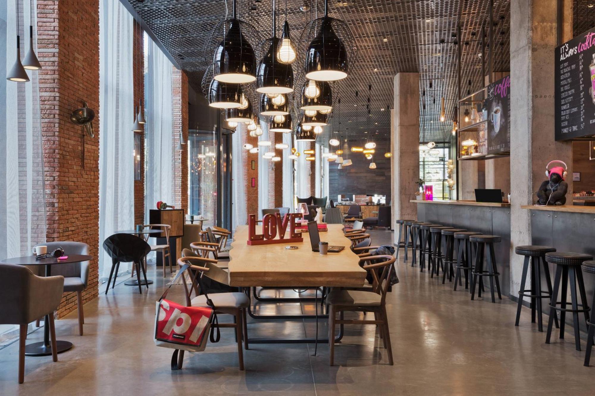 Hotel Moxy Tiflis Exterior foto