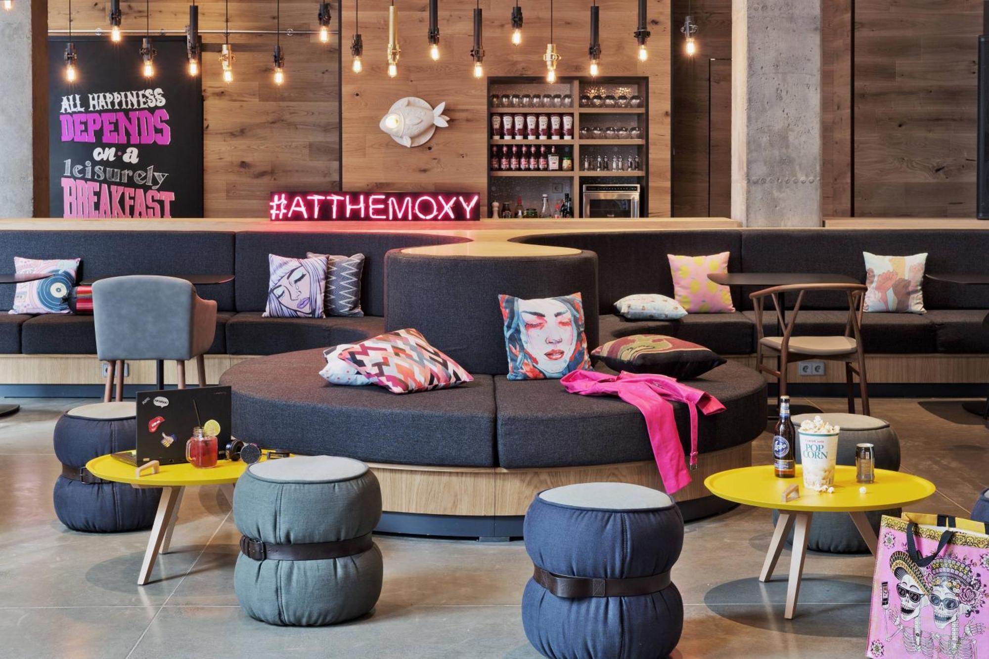 Hotel Moxy Tiflis Exterior foto