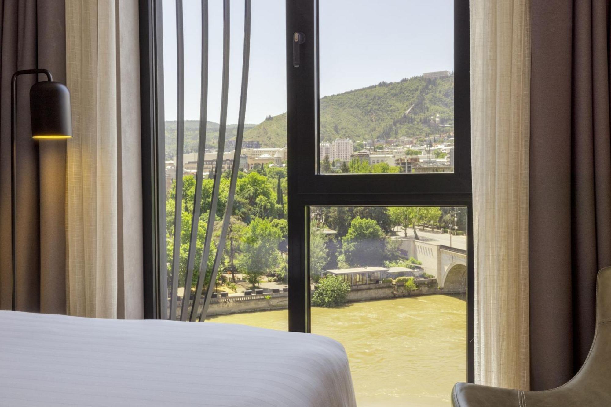 Hotel Moxy Tiflis Exterior foto